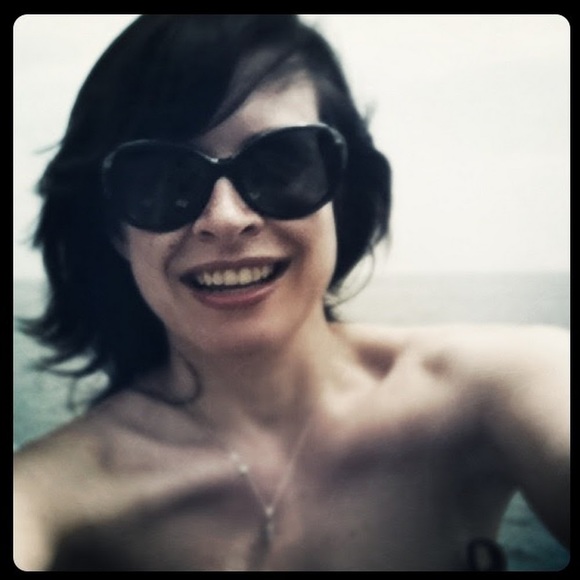 Meet your Posher, Corinne - Picture 1 of 1